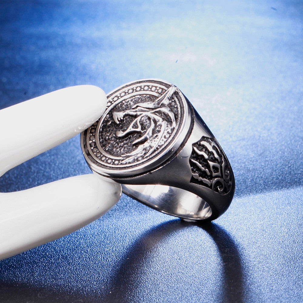 Vintage Men Hunter Wolf Ring