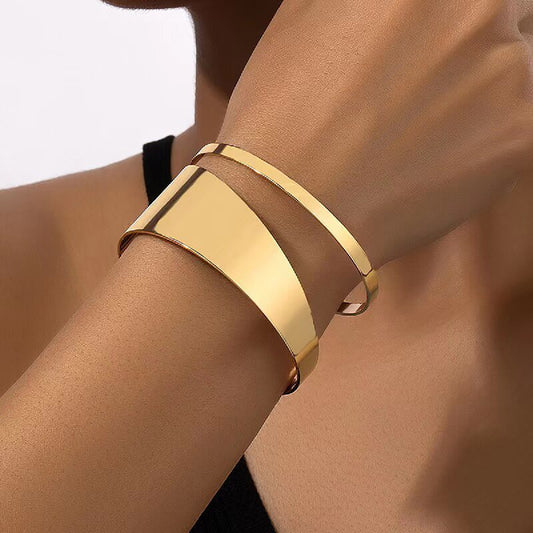 Bracelet irrégulier évidé pour femmes