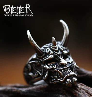 Silver dragon ring with horns on a dark background, featuring the brand 'BEIER'.