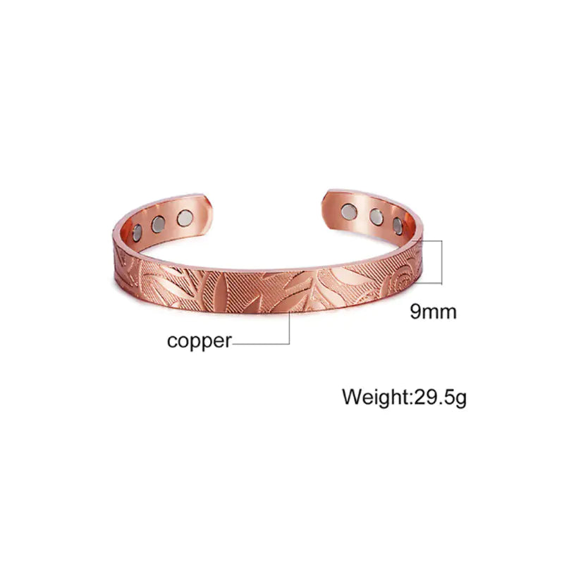 Copper bracelet with measurements and weight on a white background